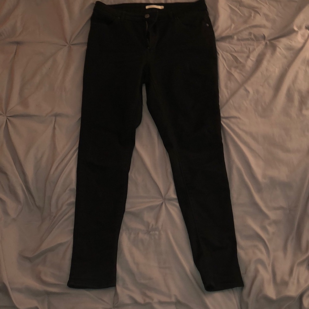 Black Levi high rise skinny jeans